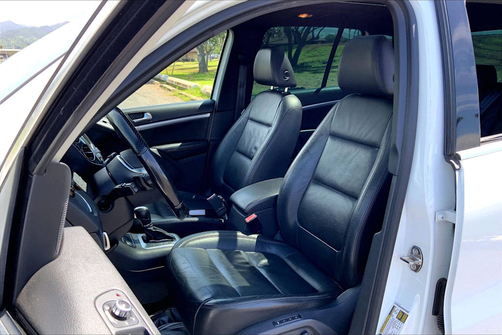 Thumbnail: 2015 Volkswagen Tiguan - 10