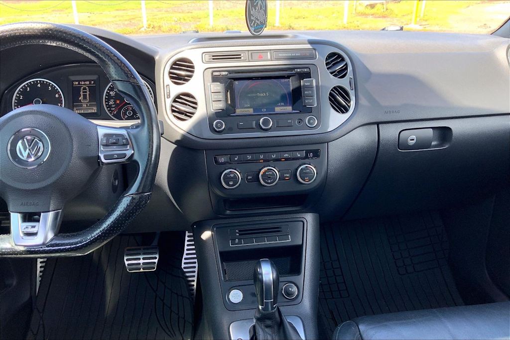 Thumbnail: 2015 Volkswagen Tiguan - 14