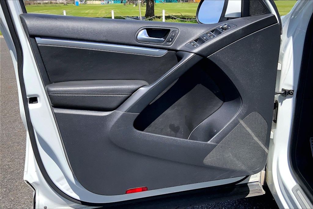 Thumbnail: 2015 Volkswagen Tiguan - 26