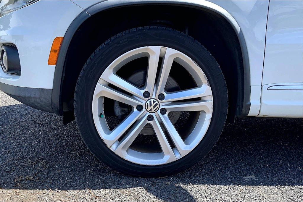Thumbnail: 2015 Volkswagen Tiguan - 8