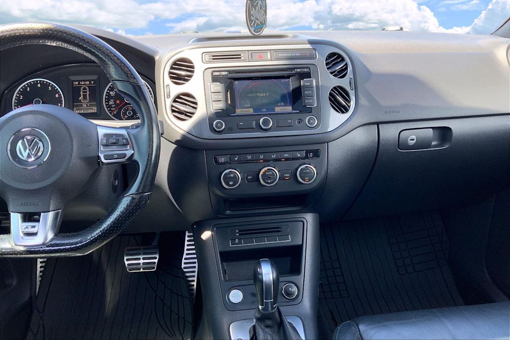 Thumbnail: 2015 Volkswagen Tiguan - 14