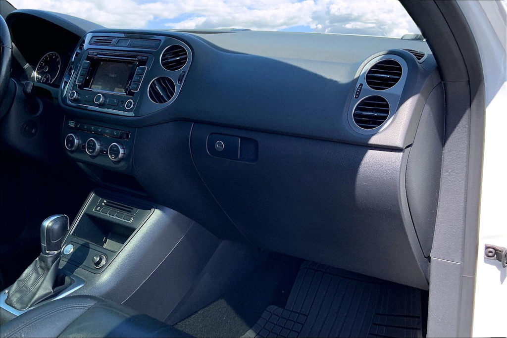 Thumbnail: 2015 Volkswagen Tiguan - 23