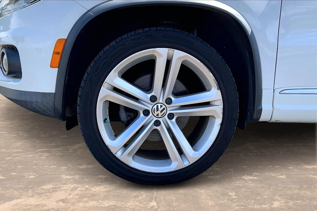 Thumbnail: 2015 Volkswagen Tiguan - 8