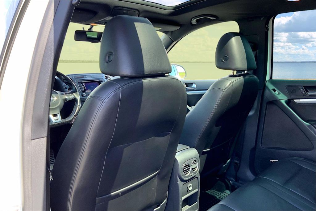 Thumbnail: 2015 Volkswagen Tiguan - 12