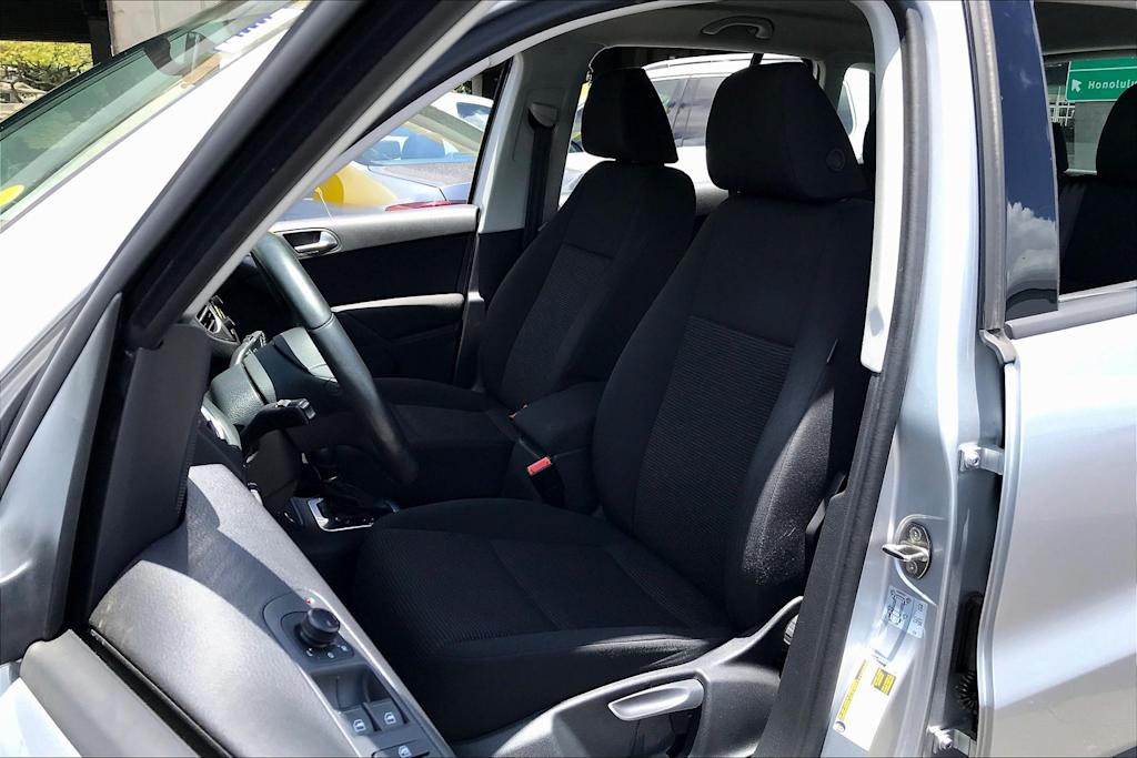 Thumbnail: 2018 Volkswagen Tiguan - 11