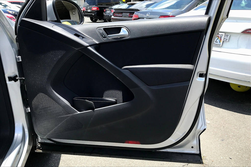 Thumbnail: 2018 Volkswagen Tiguan - 26