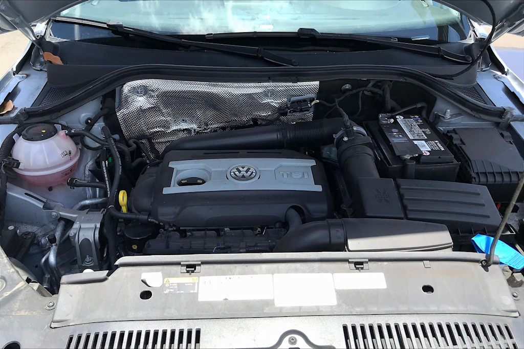 Thumbnail: 2018 Volkswagen Tiguan - 8