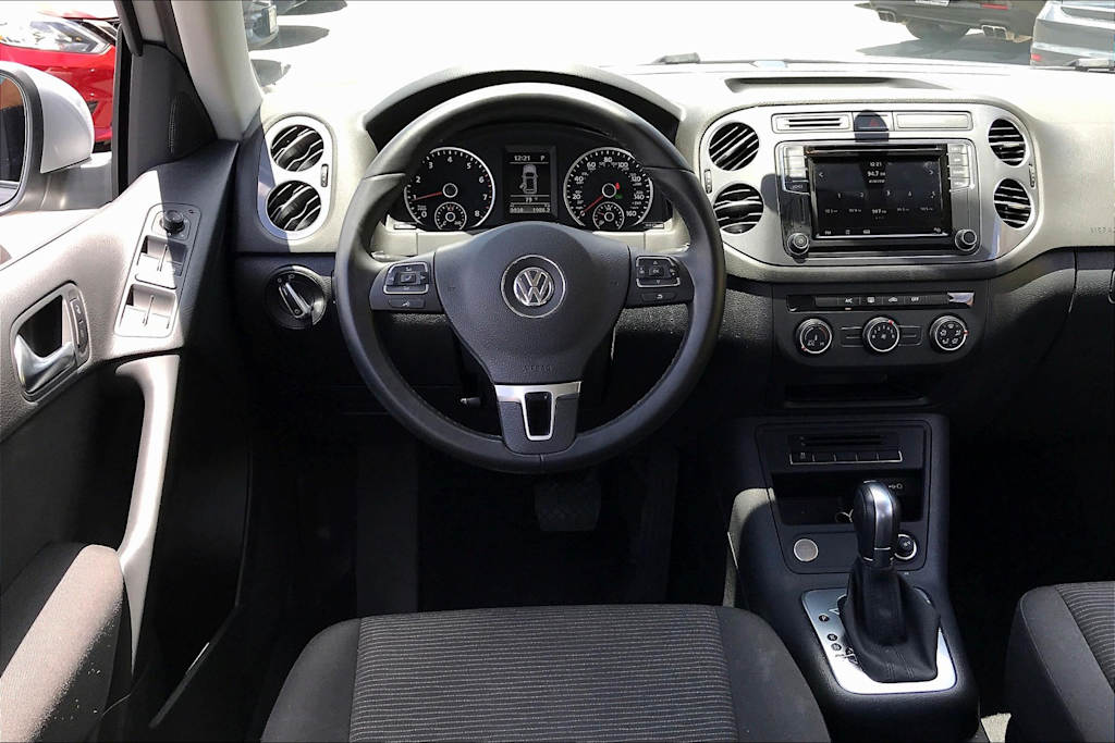 Thumbnail: 2018 Volkswagen Tiguan - 2