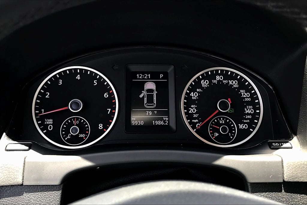 Thumbnail: 2018 Volkswagen Tiguan - 16