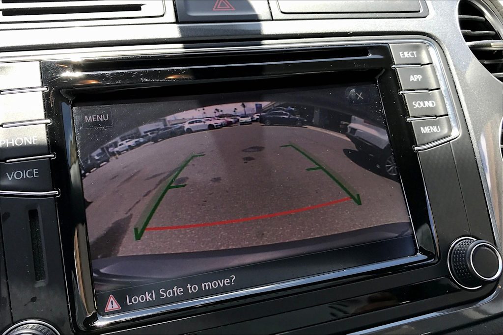 Thumbnail: 2018 Volkswagen Tiguan - 24