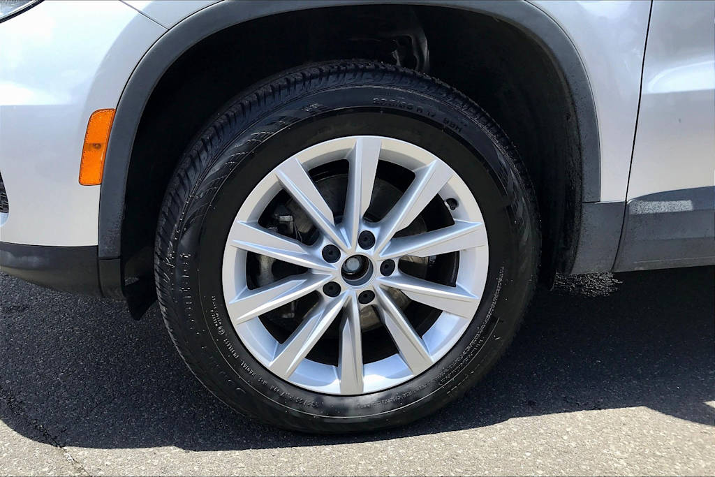 Thumbnail: 2018 Volkswagen Tiguan - 7