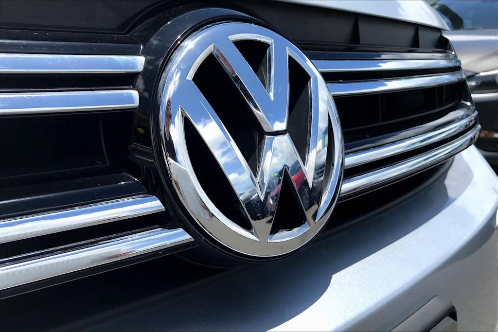 Thumbnail: 2018 Volkswagen Tiguan - 30