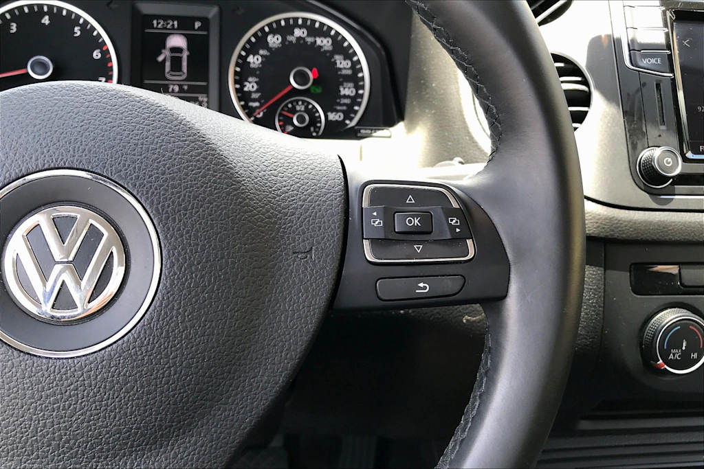 Thumbnail: 2018 Volkswagen Tiguan - 23