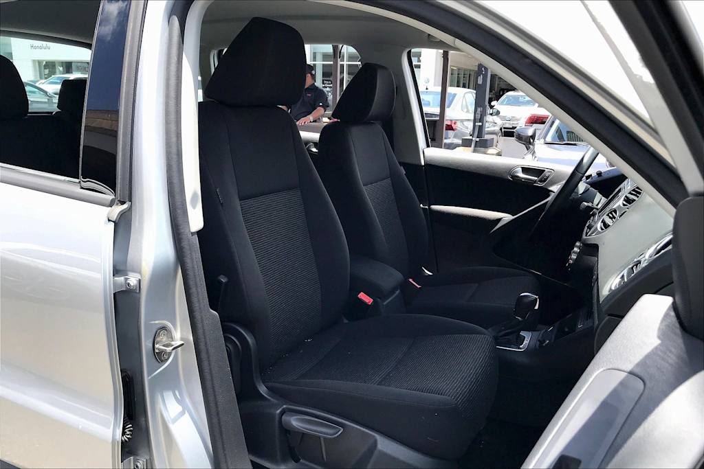 Thumbnail: 2018 Volkswagen Tiguan - 10