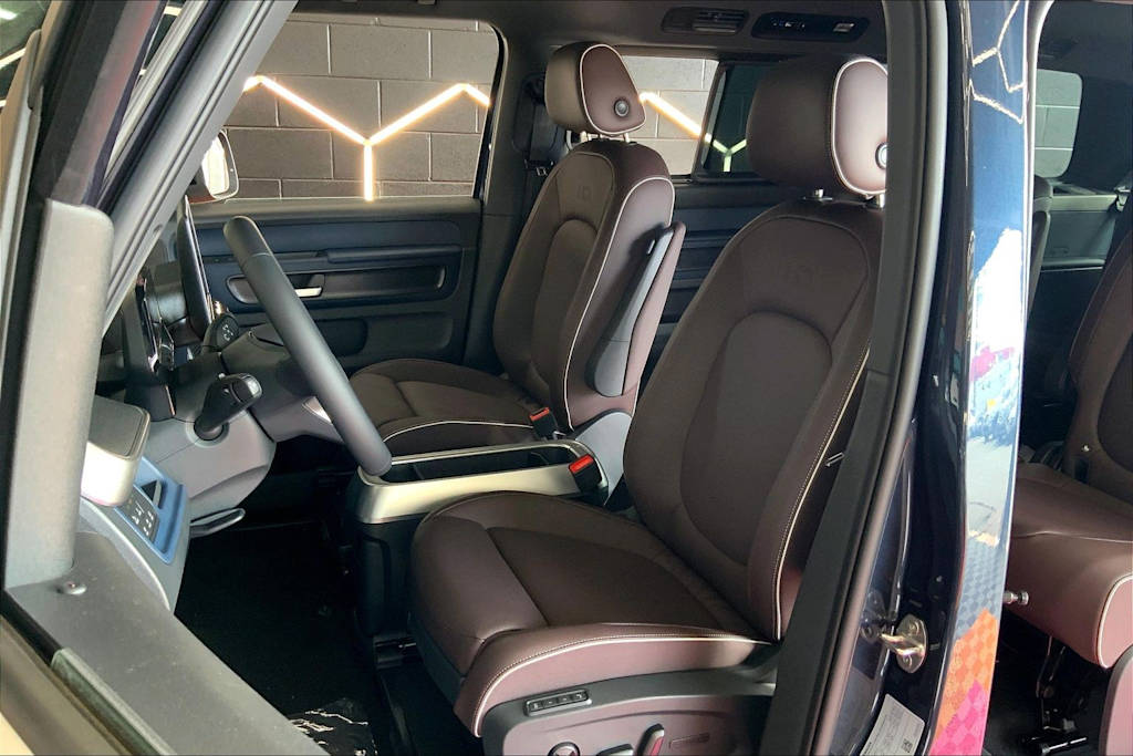 Thumbnail: 2025 Volkswagen ID.Buzz - 11