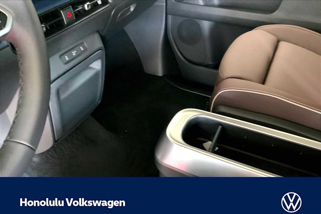 Thumbnail: 2025 Volkswagen ID.Buzz - 36