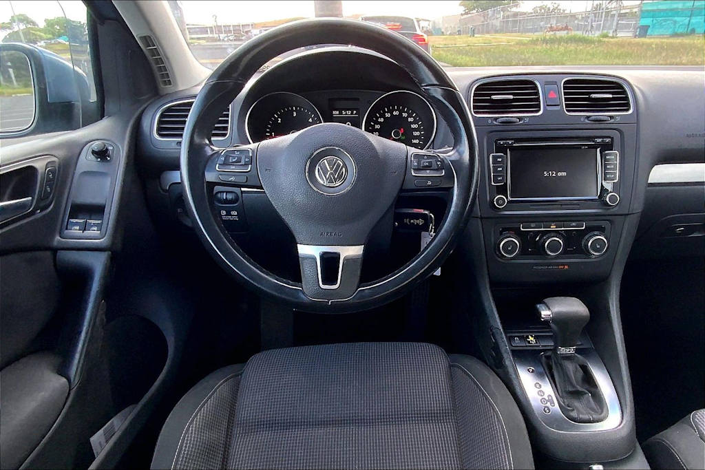 Thumbnail: 2011 Volkswagen Golf - 14