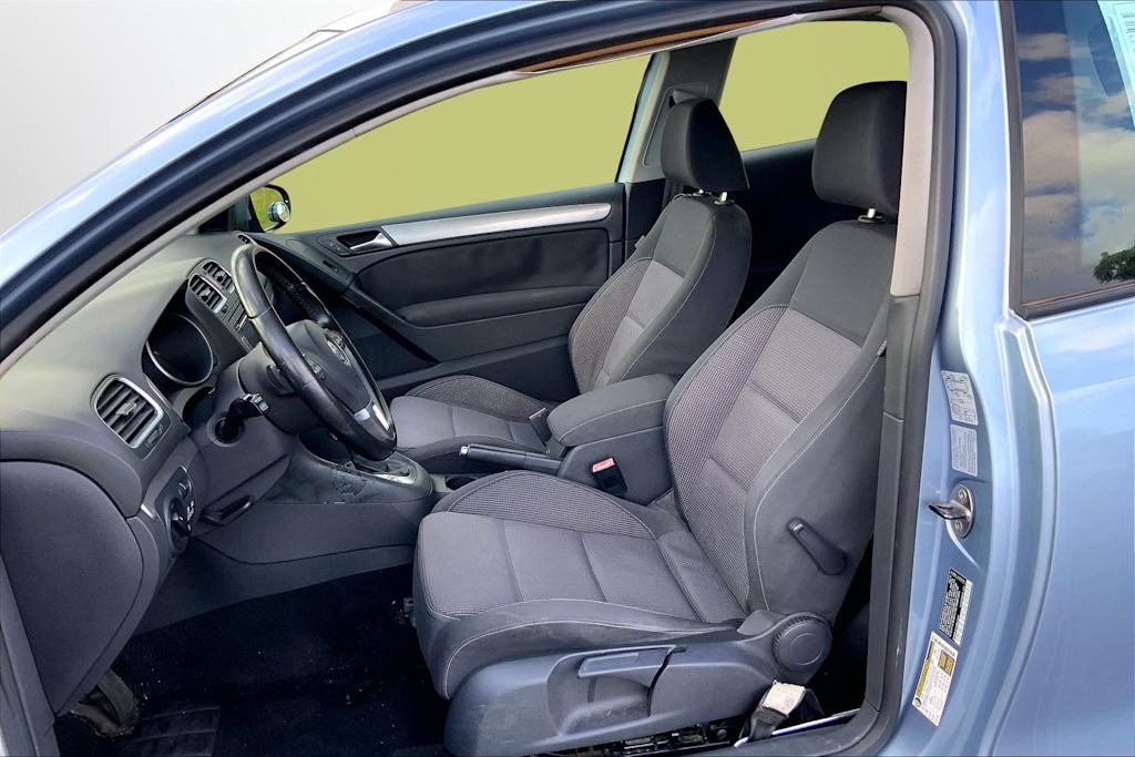 Thumbnail: 2011 Volkswagen Golf - 11