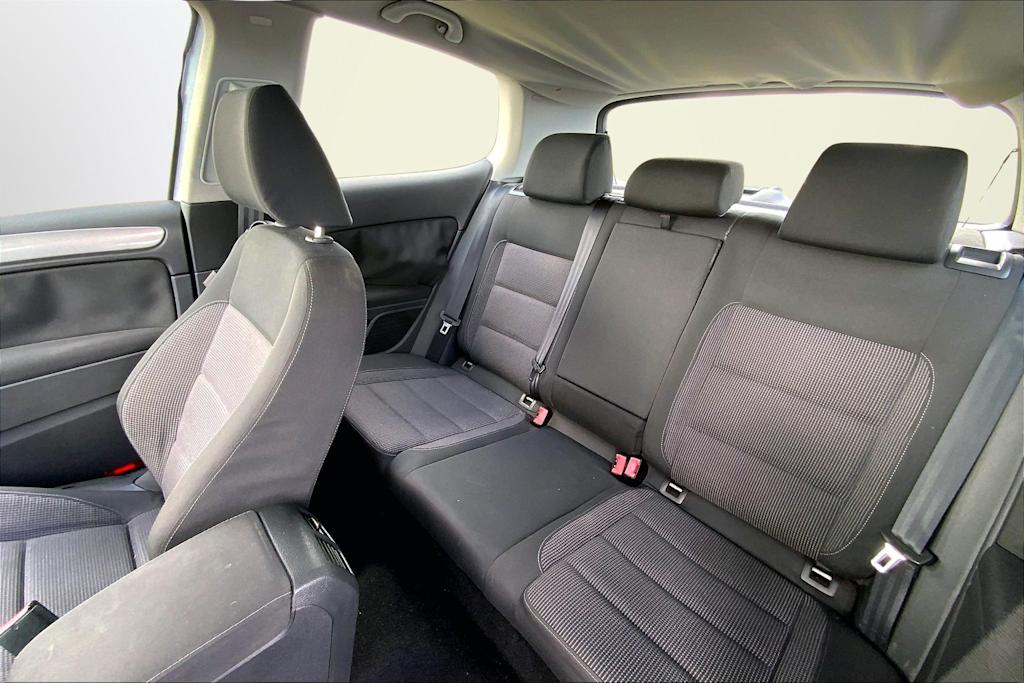 Thumbnail: 2011 Volkswagen Golf - 13