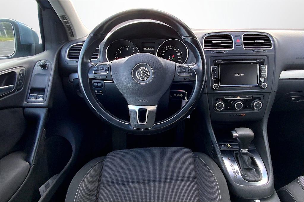 Thumbnail: 2011 Volkswagen Golf - 14