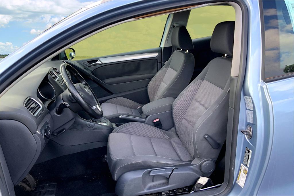 Thumbnail: 2011 Volkswagen Golf - 11