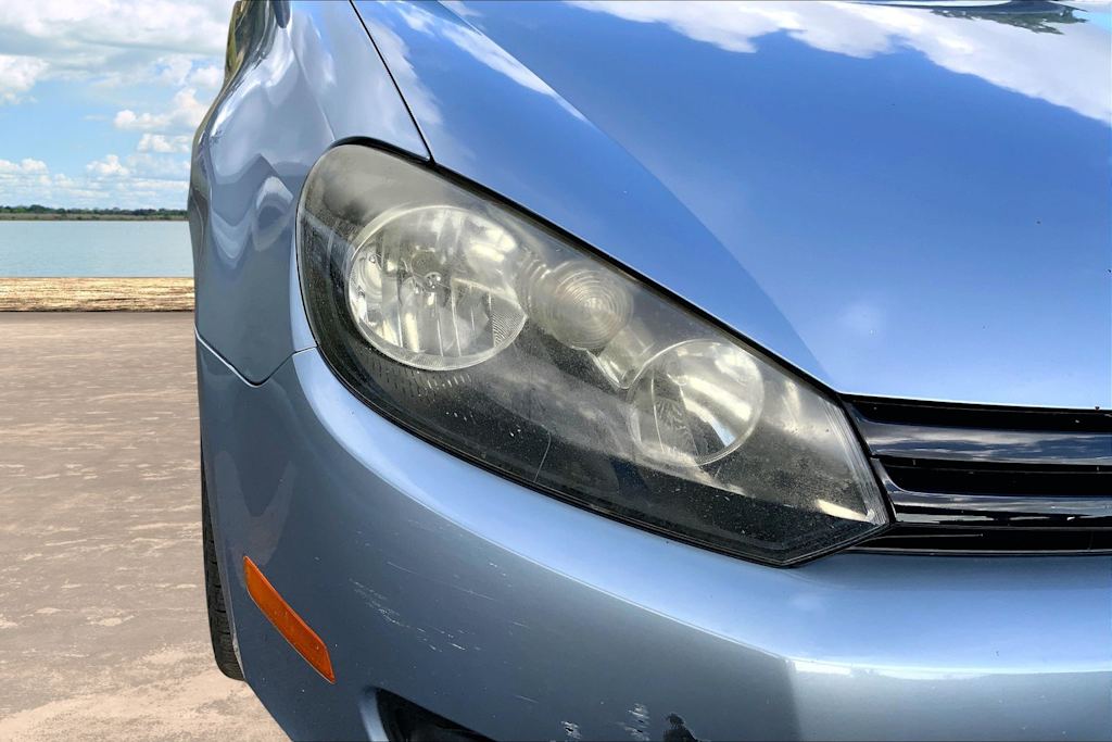 Thumbnail: 2011 Volkswagen Golf - 30