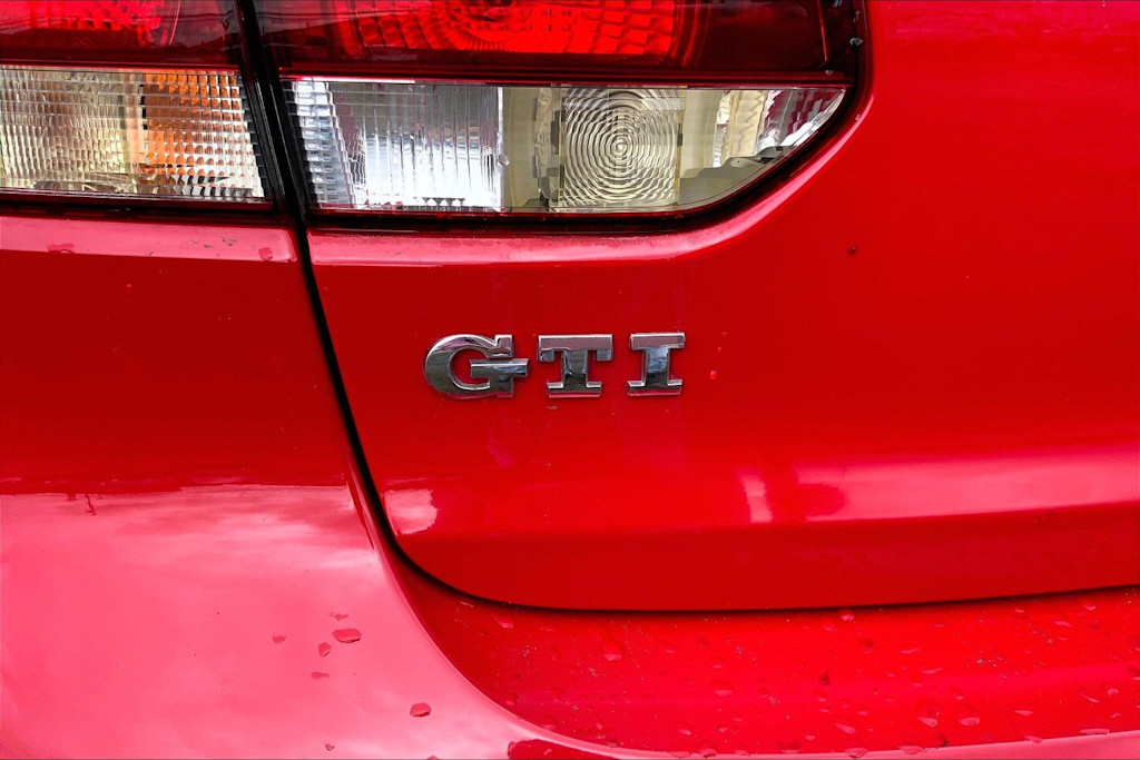 Thumbnail: 2011 Volkswagen Golf - 7