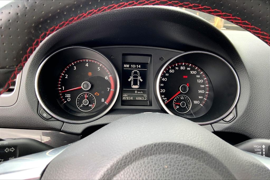 Thumbnail: 2011 Volkswagen Golf - 16