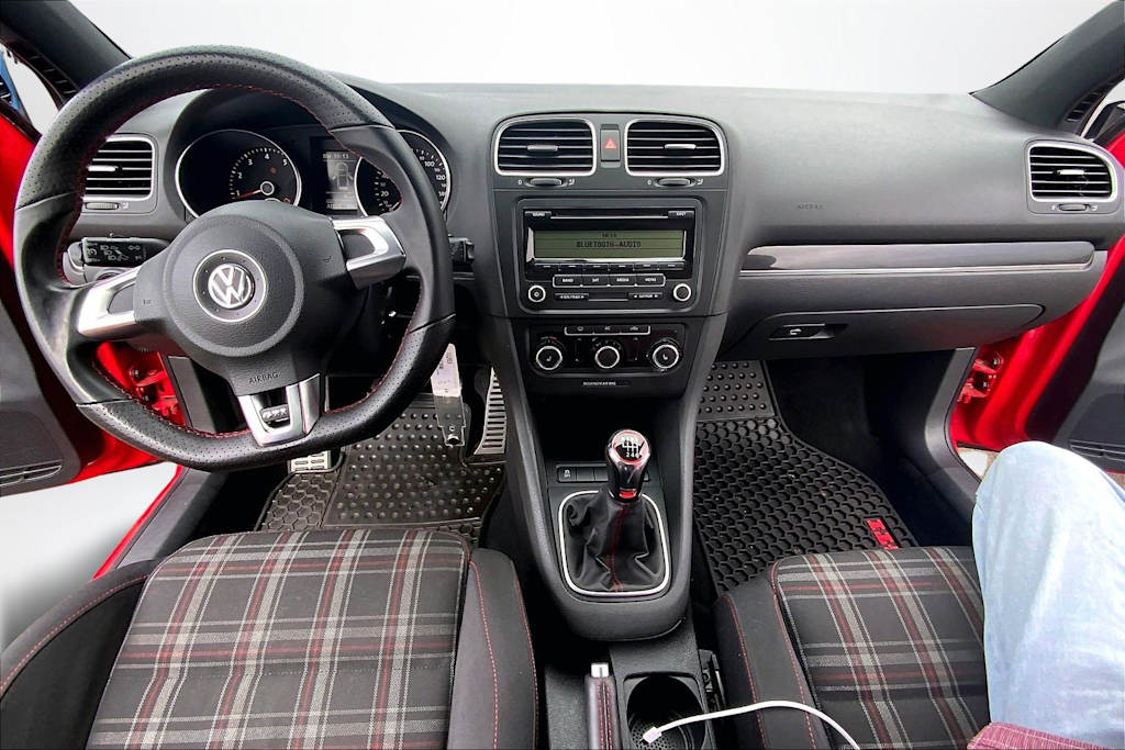 Thumbnail: 2011 Volkswagen Golf - 10