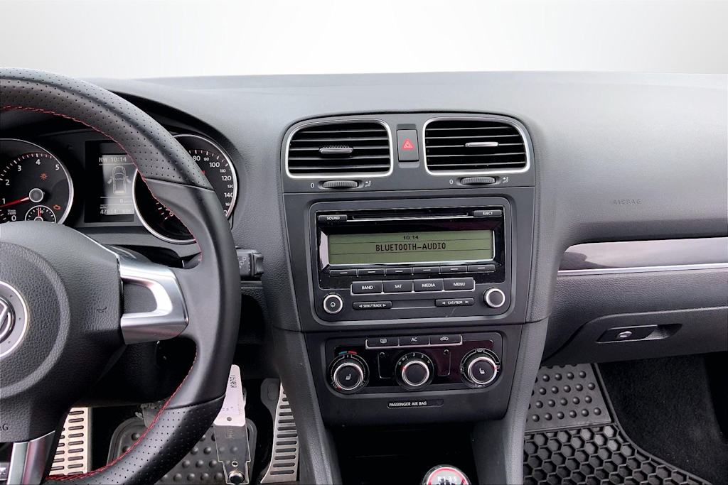Thumbnail: 2011 Volkswagen Golf - 15