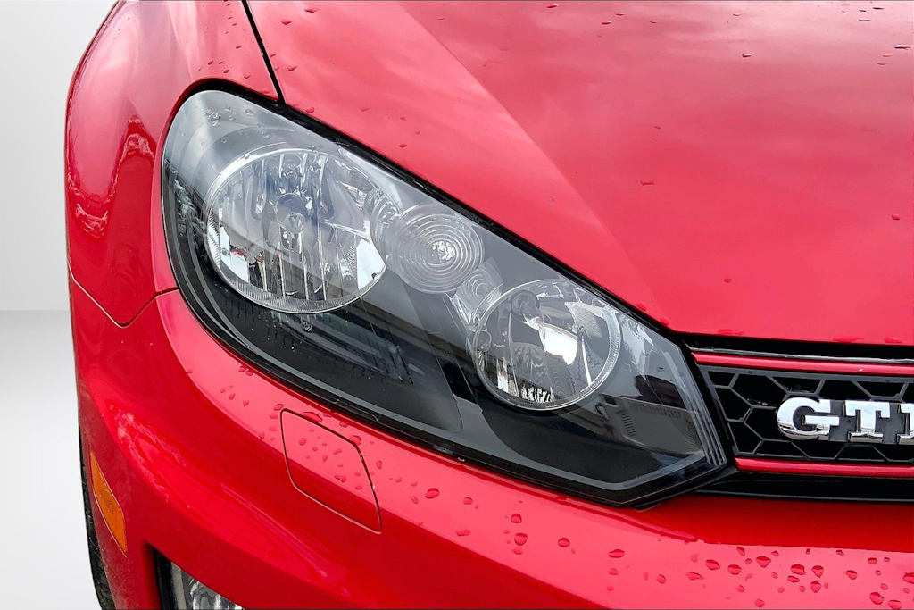 Thumbnail: 2011 Volkswagen Golf - 26