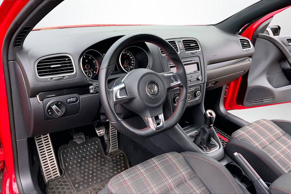 Thumbnail: 2011 Volkswagen Golf - 2