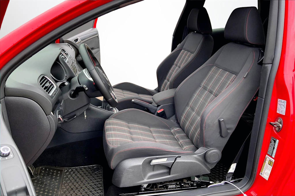 Thumbnail: 2011 Volkswagen Golf - 11