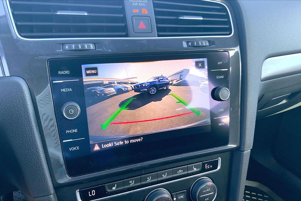 Thumbnail: 2019 Volkswagen e-Golf - 26