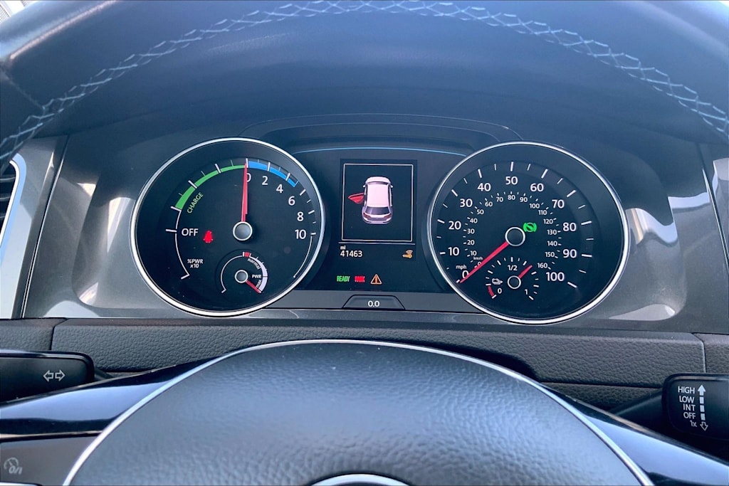 Thumbnail: 2019 Volkswagen e-Golf - 18