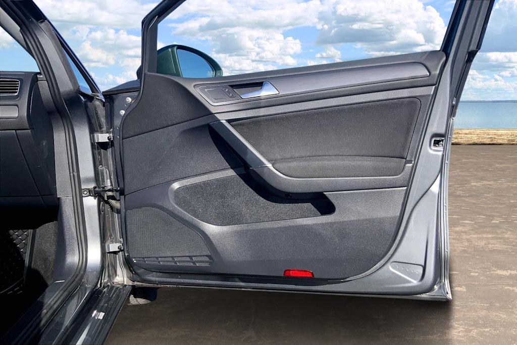 Thumbnail: 2019 Volkswagen e-Golf - 28