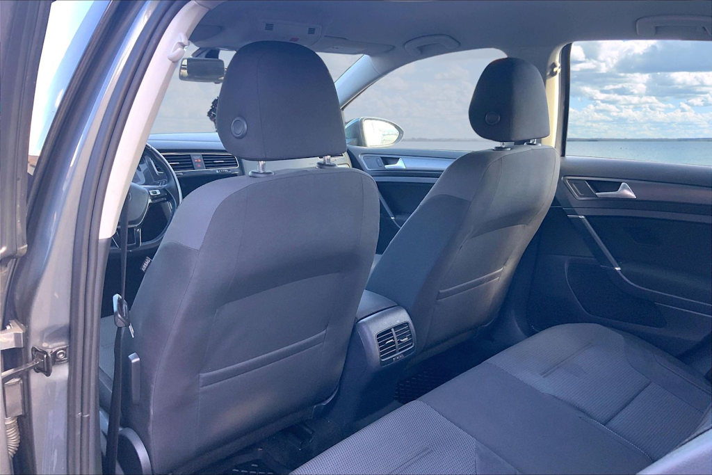 Thumbnail: 2019 Volkswagen e-Golf - 13