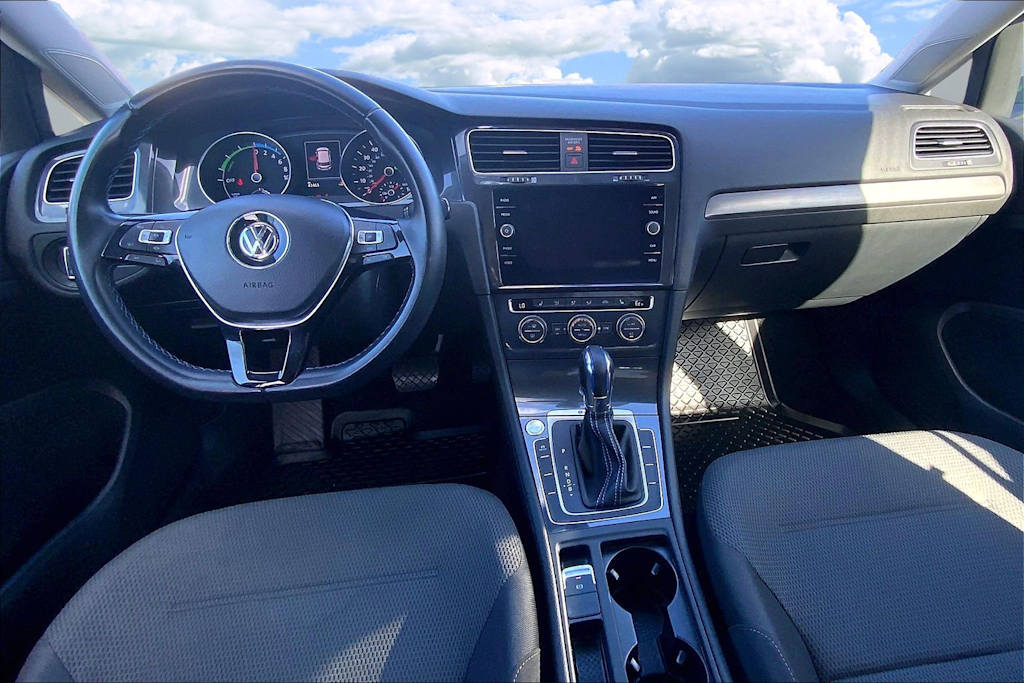 Thumbnail: 2019 Volkswagen e-Golf - 10