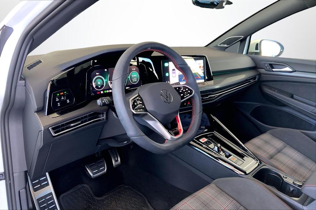 Thumbnail: 2024 Volkswagen Golf - 2