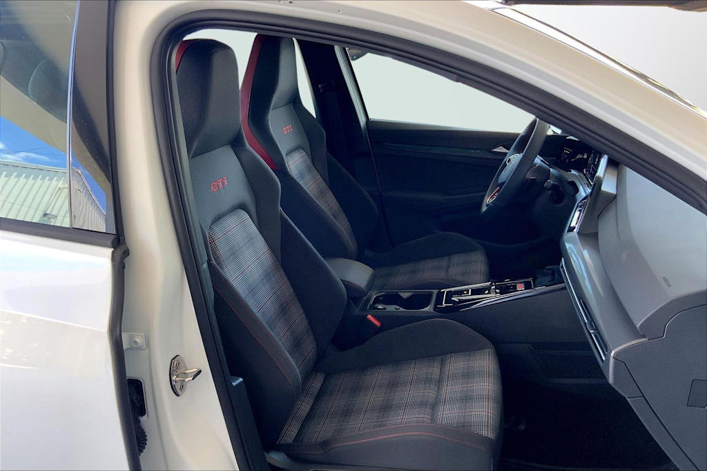 Thumbnail: 2024 Volkswagen Golf - 12