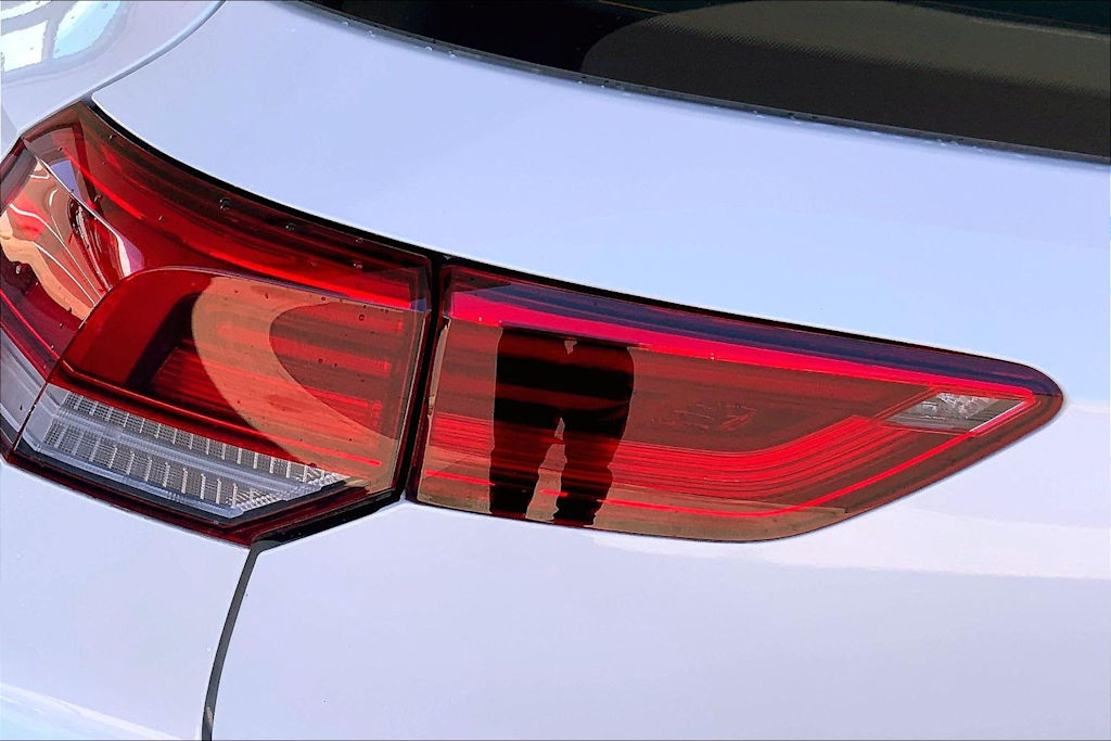 Thumbnail: 2024 Volkswagen Golf - 32