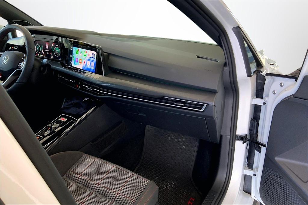 Thumbnail: 2024 Volkswagen Golf - 23