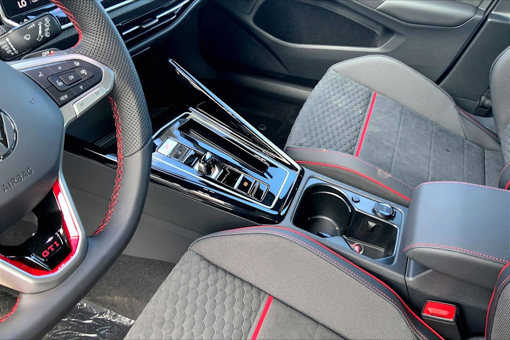 Thumbnail: 2026 Volkswagen Golf - 16