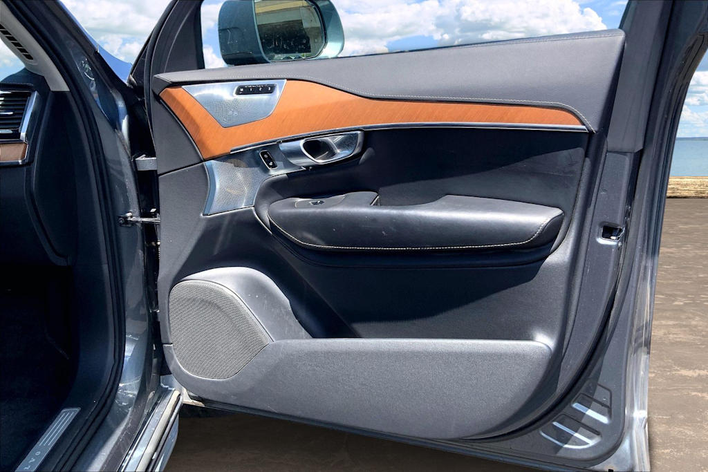 Thumbnail: 2018 Volvo XC90 - 28