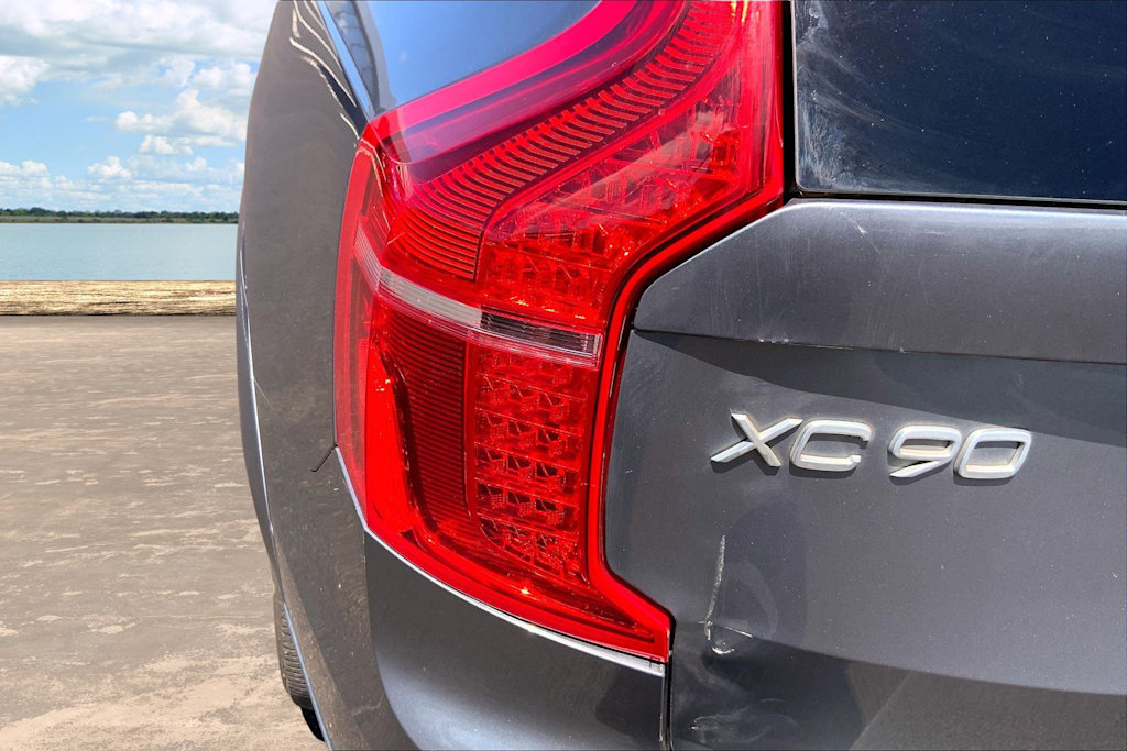 Thumbnail: 2018 Volvo XC90 - 32