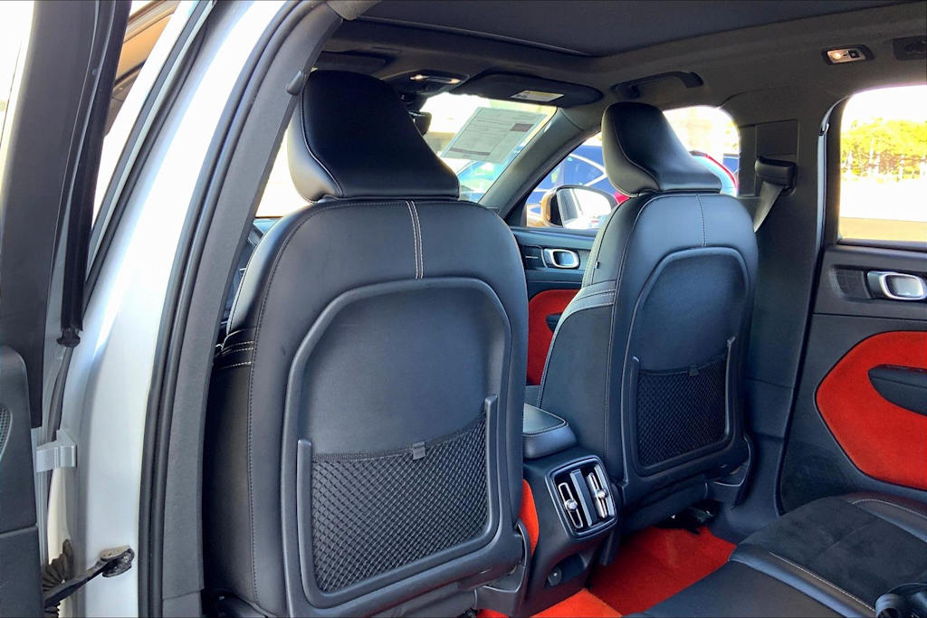 Thumbnail: 2019 Volvo XC40 - 12