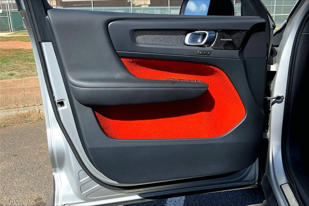 Thumbnail: 2019 Volvo XC40 - 26