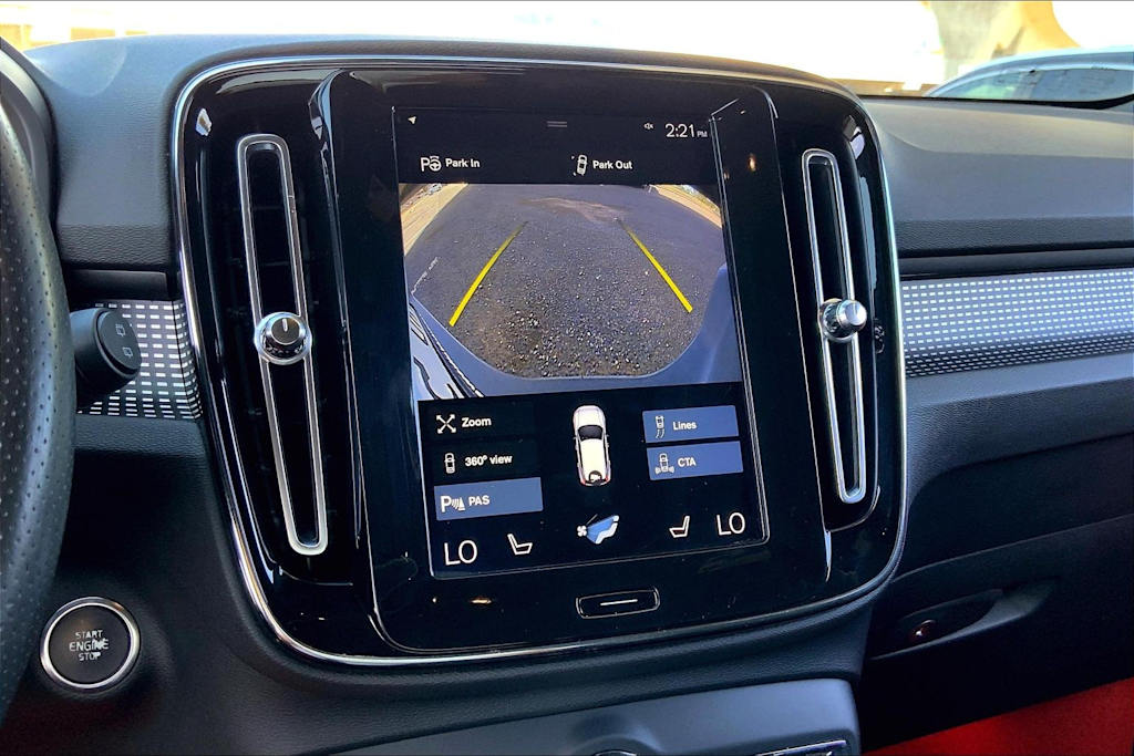 Thumbnail: 2019 Volvo XC40 - 15