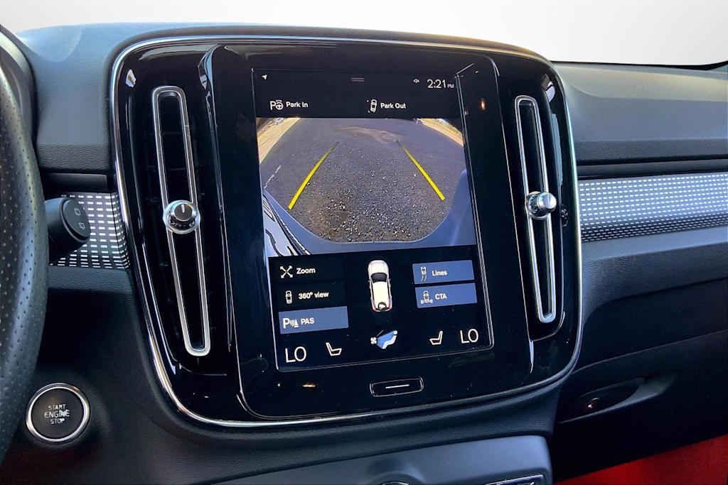 Thumbnail: 2019 Volvo XC40 - 15