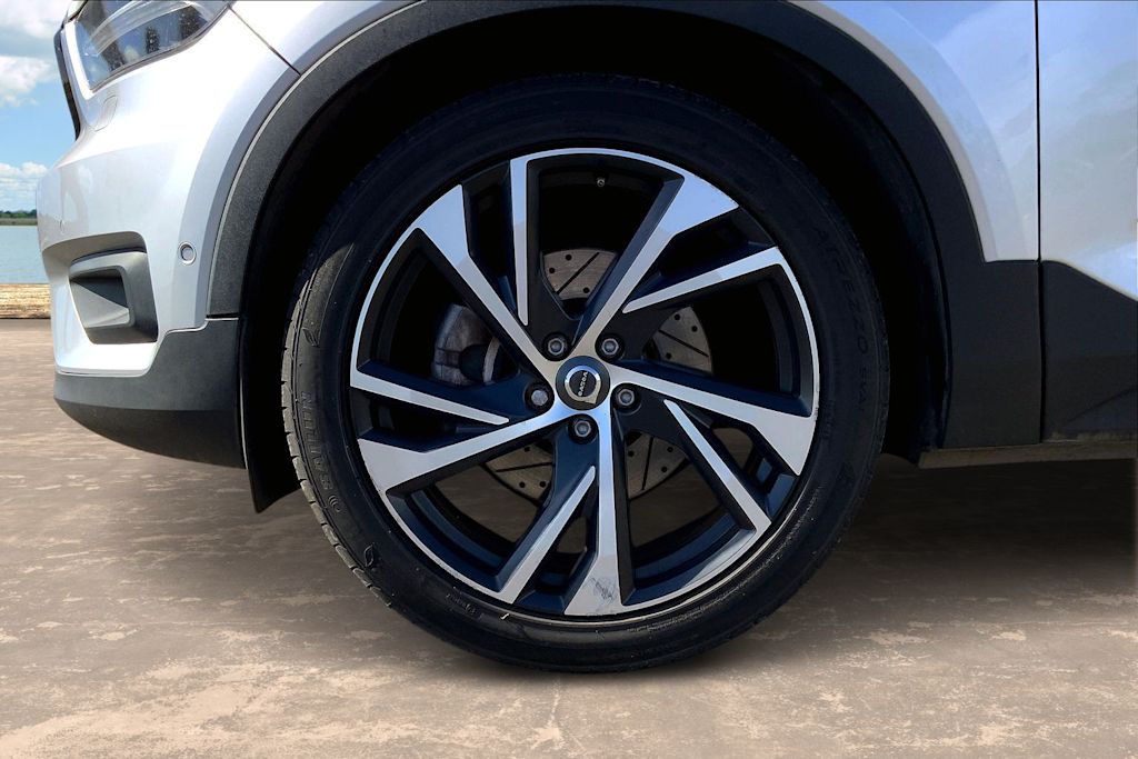 Thumbnail: 2019 Volvo XC40 - 8
